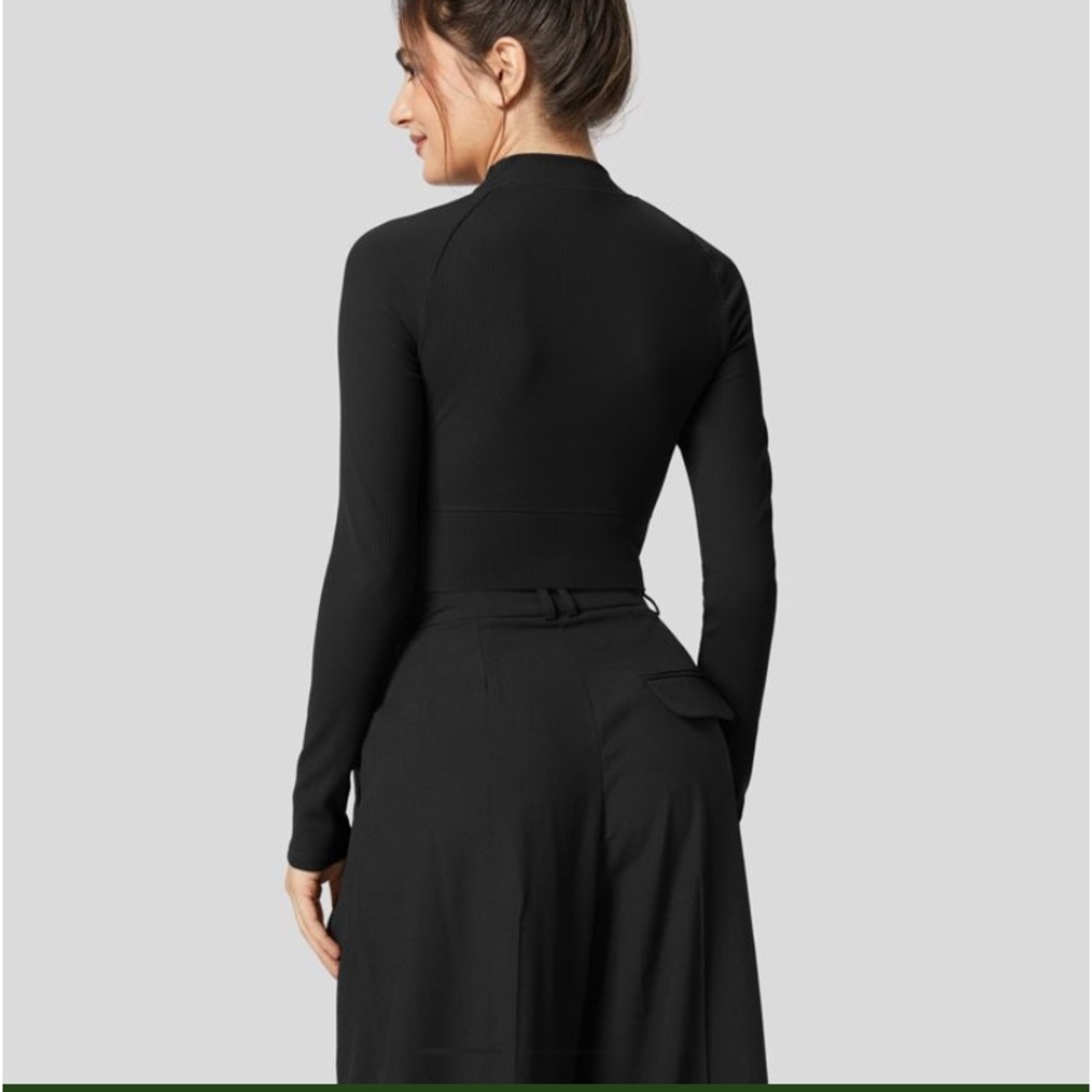 Ribbed mock neck long sleeve cropped casual sports top